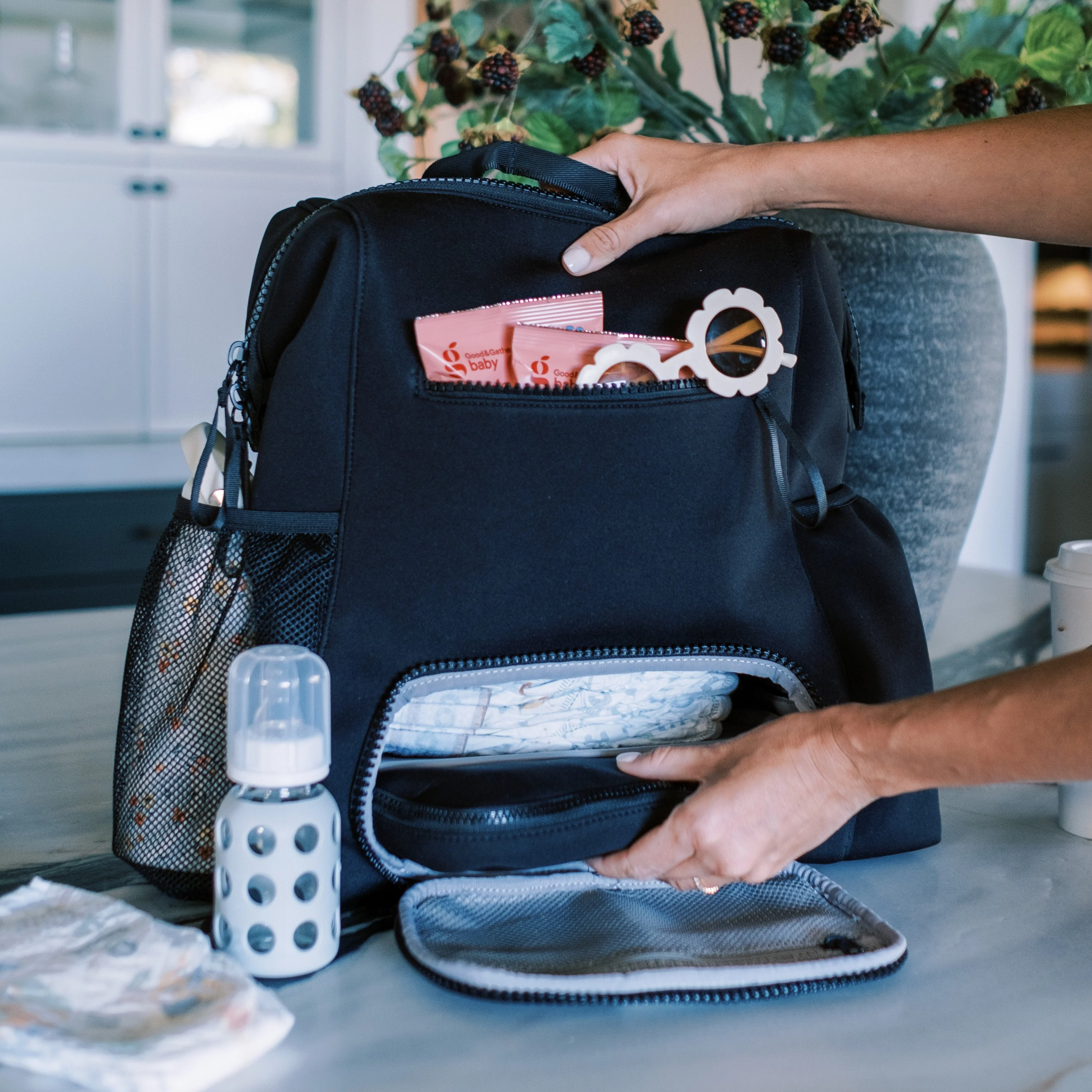 The Baby Carrier 2.0 + The Neoprene Backpack Bundle - Image 7